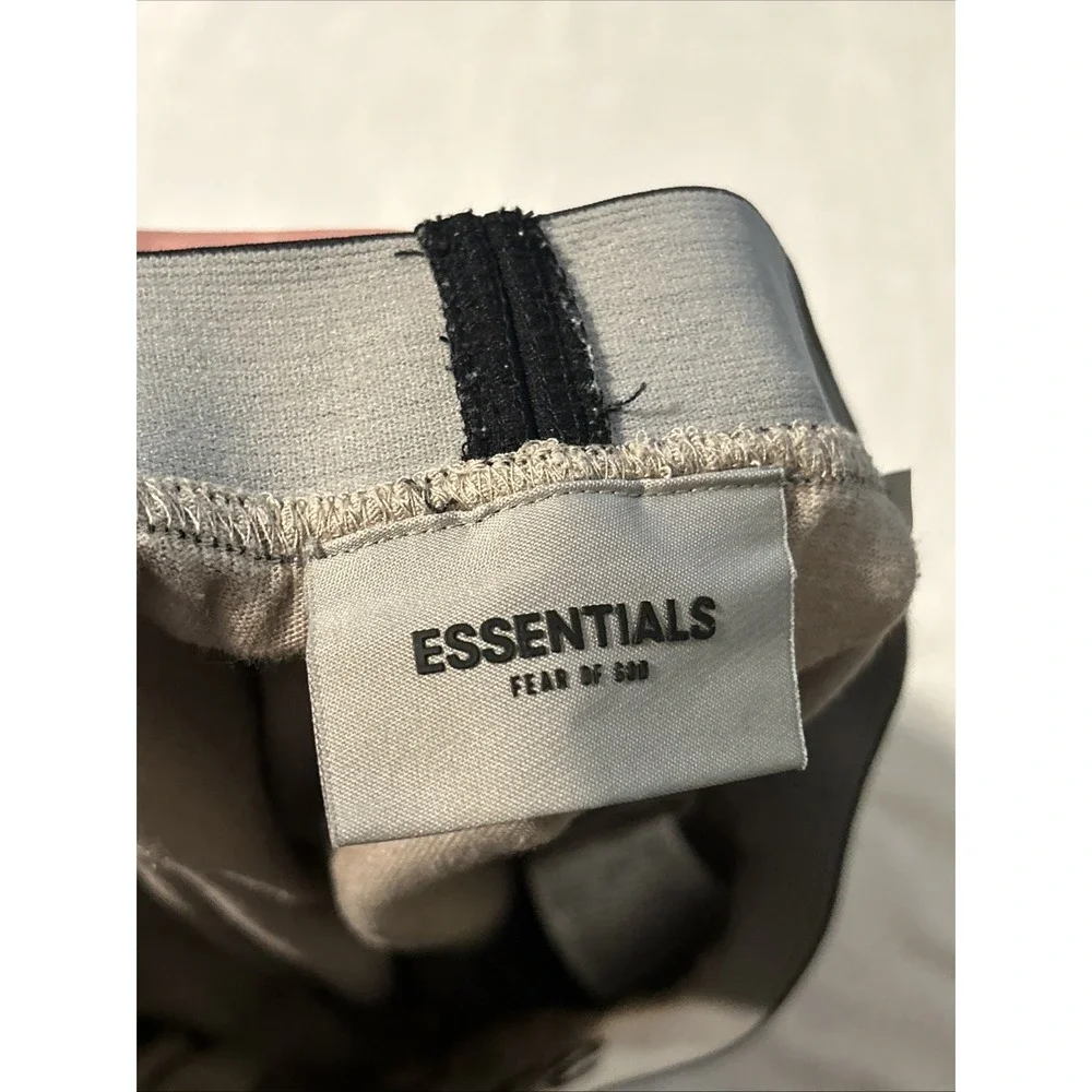Fear of God Essentials Shorts Mens Large Beige Lounge Elastic
